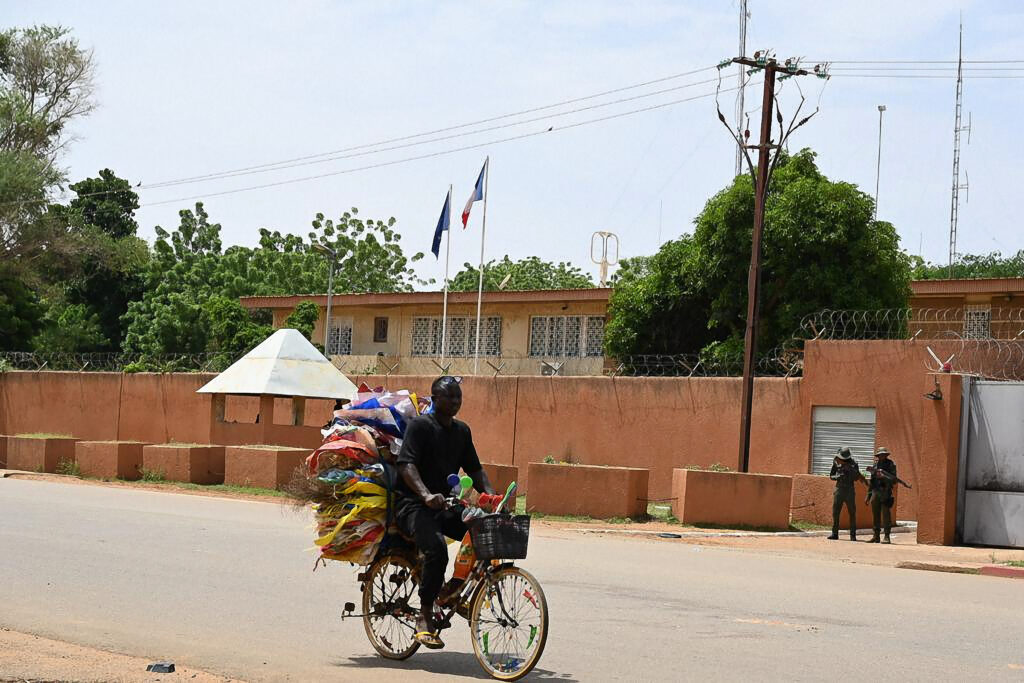 Niger cuts electricity supply to French embassy as turmoil rages