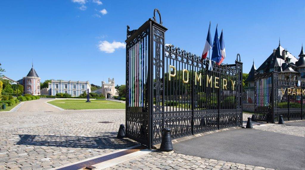 An on-ground narration through Reims - the City of Champagne