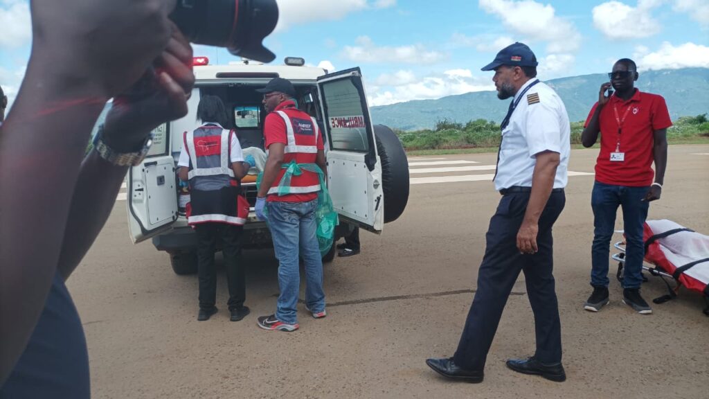 Survivors of Kenyatta University accident in Voi, being airlifted to Nairobi for specialized treatment. Photo: TV47 