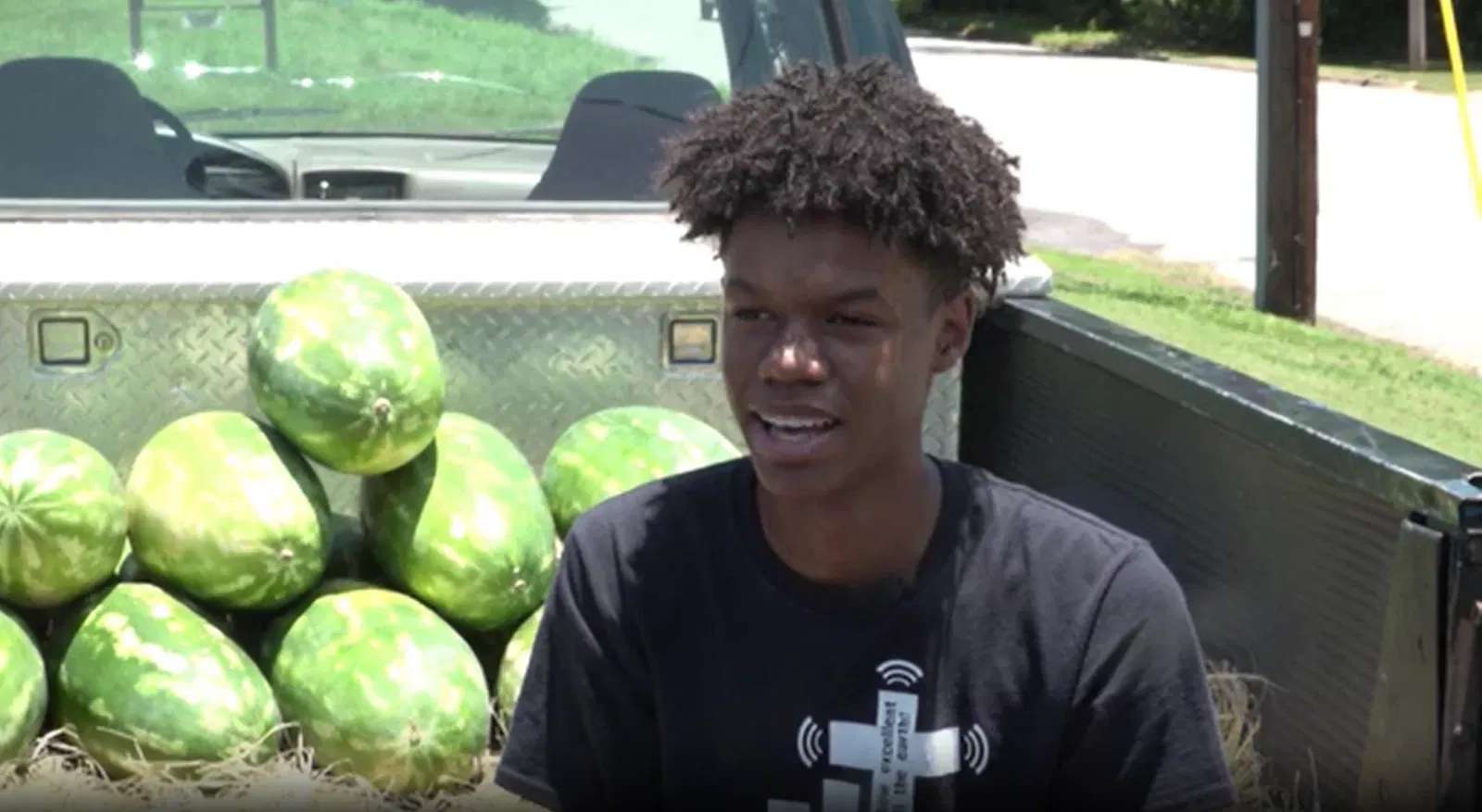 17-year-old sells watermelons to fund college dream