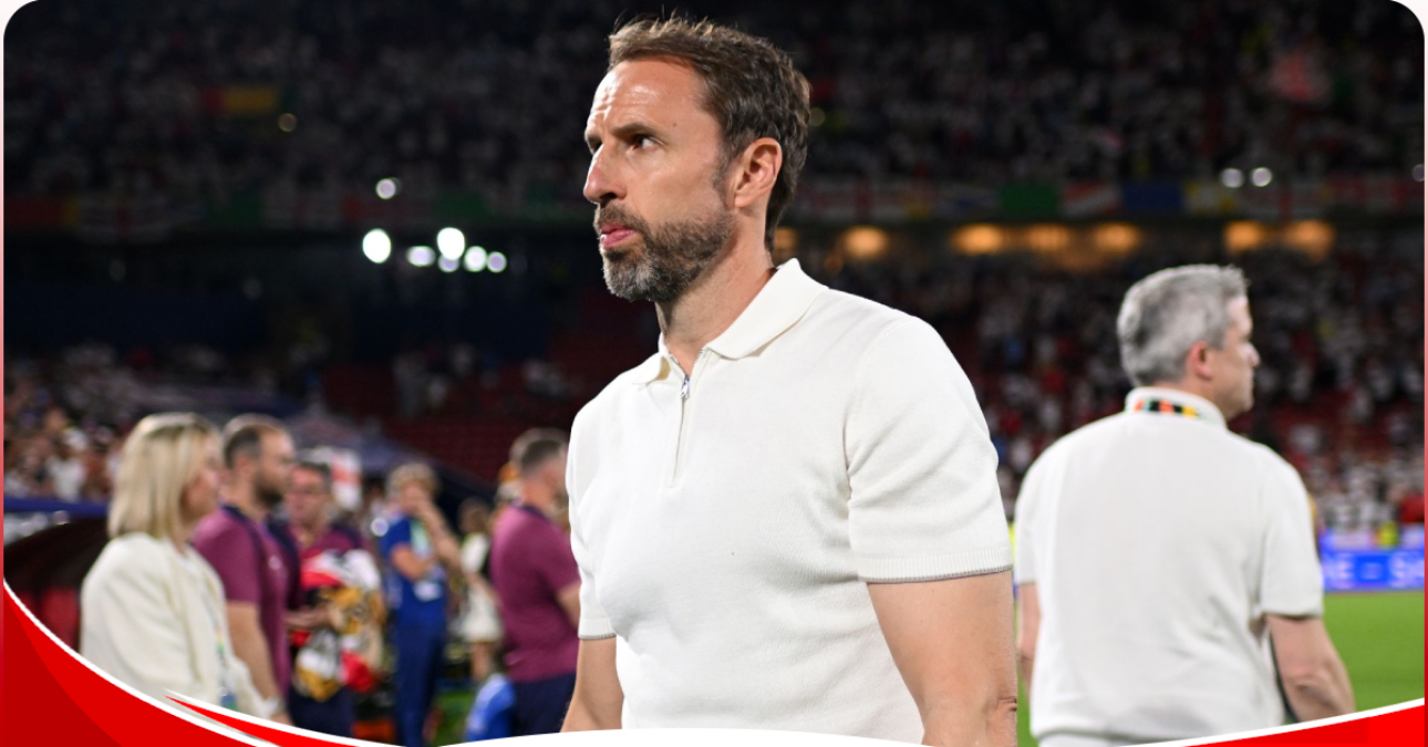 Angry England fans throw beer cups at Gareth Southgate