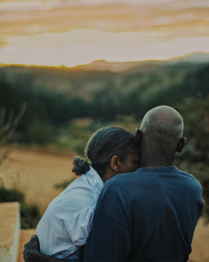 A middle-aged man from Kirinyaga County left his village in shock after a bizarre incident where his ‘manhood’ reportedly shrank and shifted. Photo: Pexel/ Couple hugging/ Andre Moura.