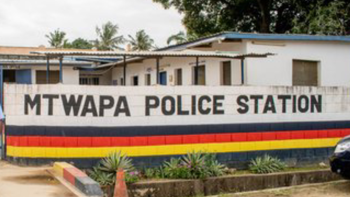 Mtwapa: Police seize bhang worth KSh688,800 during raid; drug trafficker evades arrest