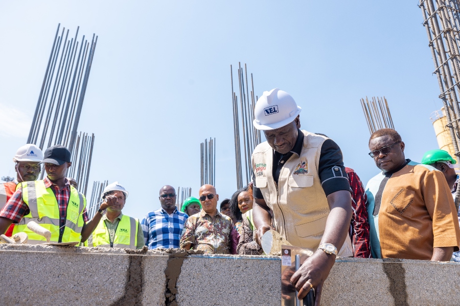 Ruto laying the foundation stone for the construction of the 2,384-unit Lumumba Estate Affordable Housing Project in Kisumu Central, Kisumu County.