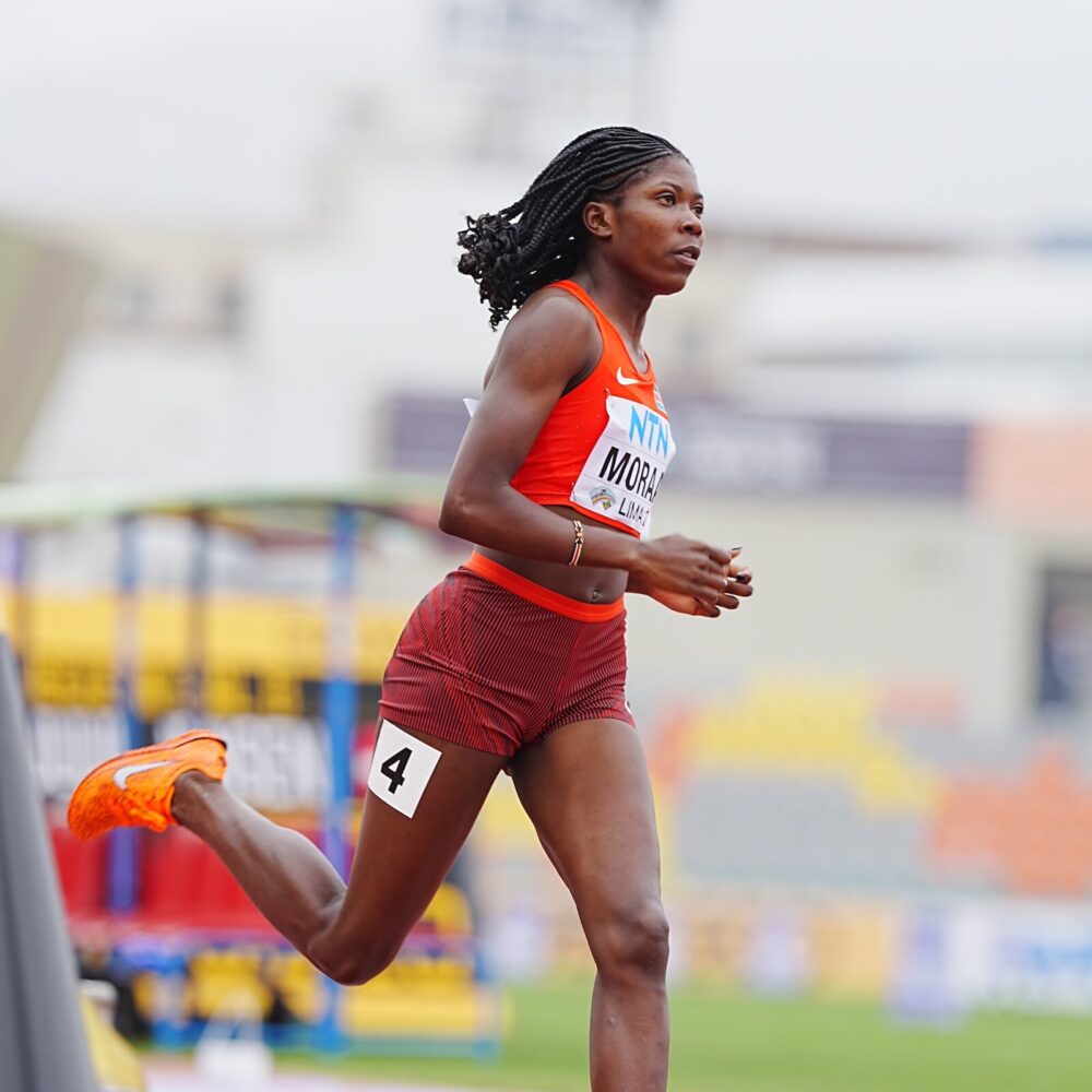 Sarah Moraa winning Heat 4 of the women's 800m at the World U20 Championships.