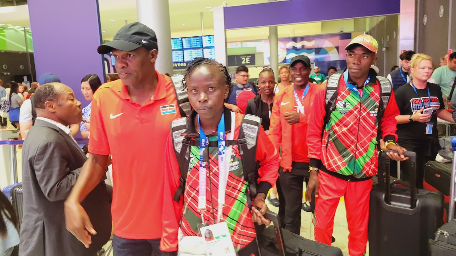 [Pictures]:Team Kenya’s marathon squad arrives in Paris ahead of weekend races