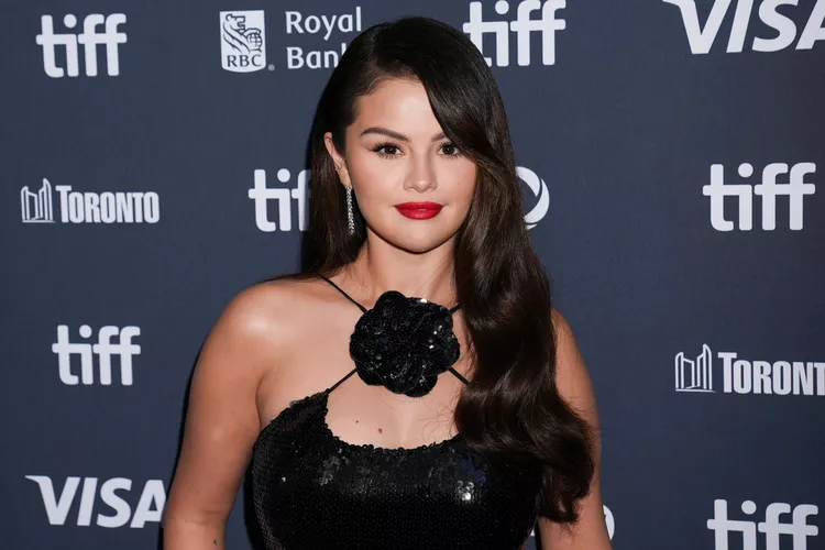 Selena Gomez shares heartfelt struggles: “I can’t carry my own children”