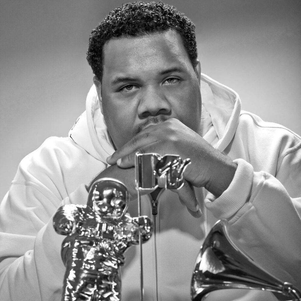 Fatman Scoop posed with his Award. Photo: Instagram 