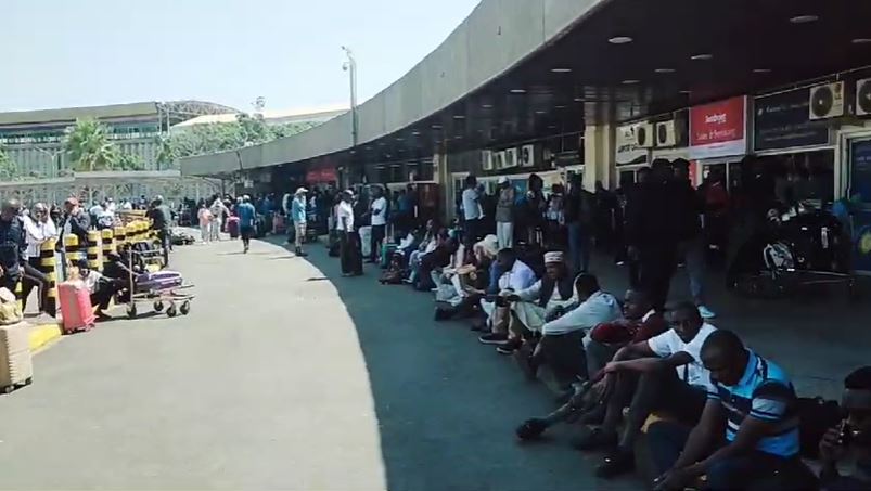 Passengers stranded as striking JKIA workers clash with police