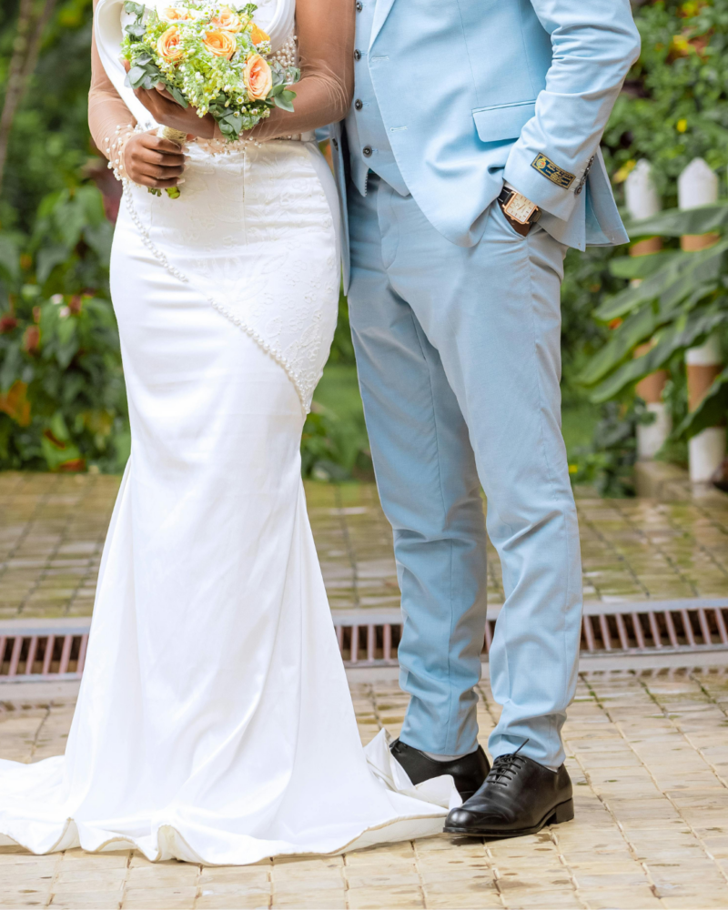 According to psychologist Munyua, men are generally weak. Munyua stated this while addressing the role men play in families today. Photo: Couple on their wedding photoshoot/Safari Consoler, Pexel.