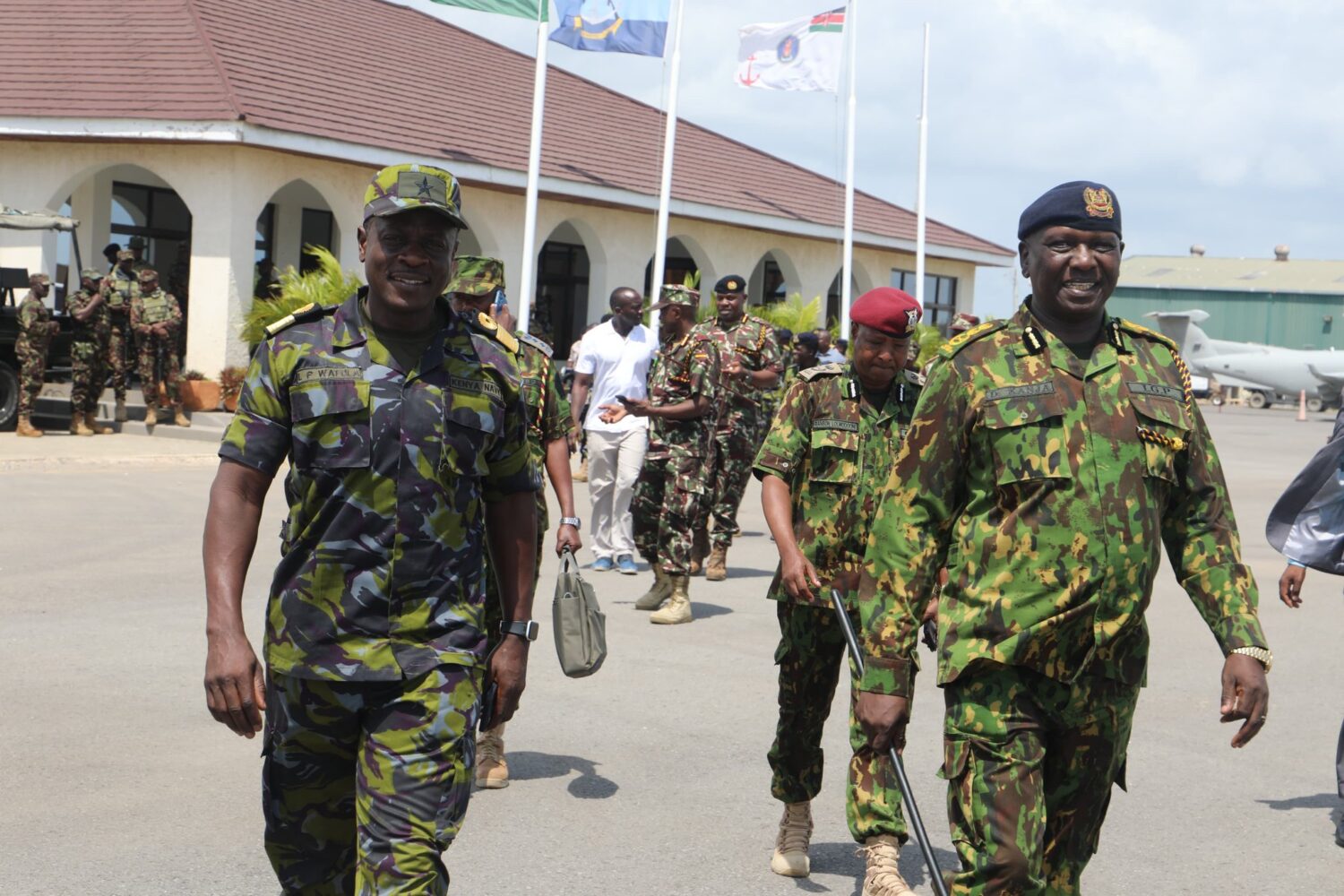 Photos: IG Kanja visits Boni enclave to asses security operations