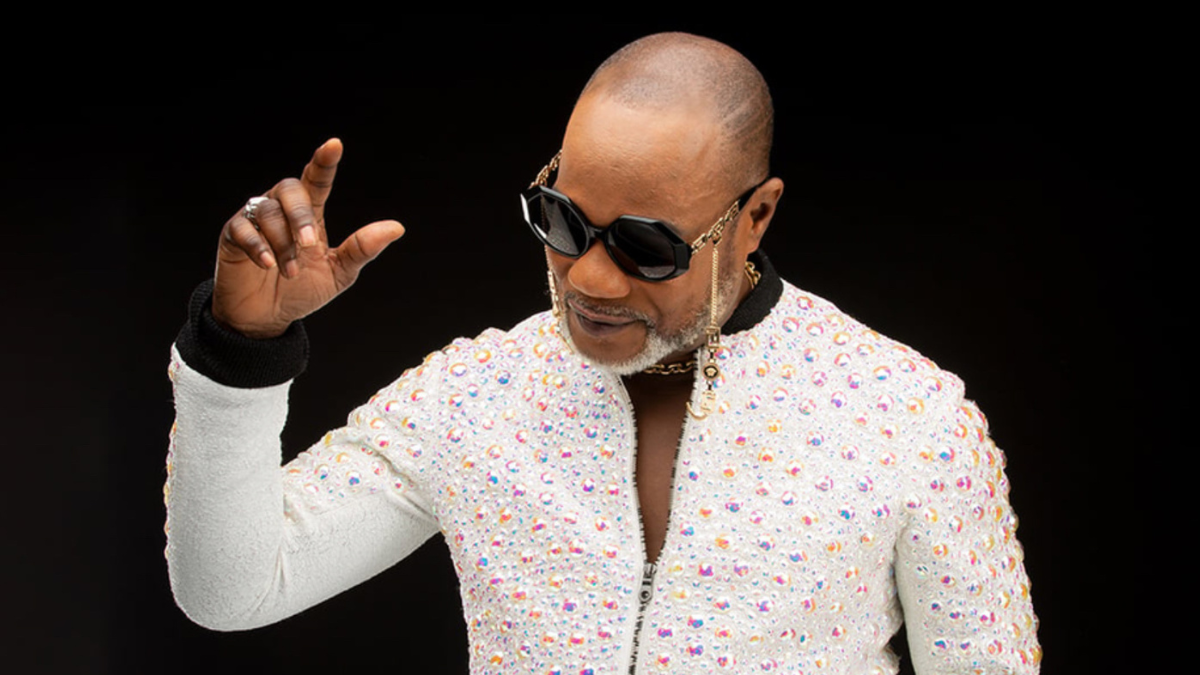 “I love you” fan in tears after setting his eyes on Koffi Olomide  at Mzuqa Fest