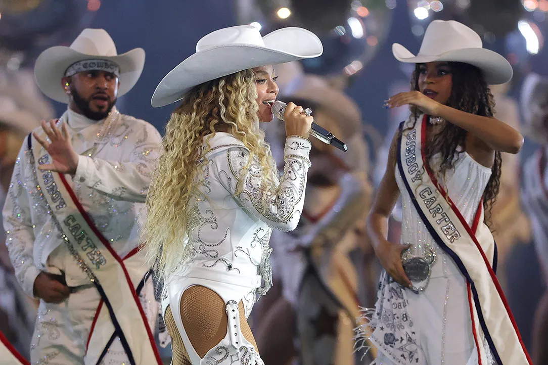 Beyoncé performed with daughter Blue Ivy during the NF halftime show on Christmas Day. Photo: Getty Images