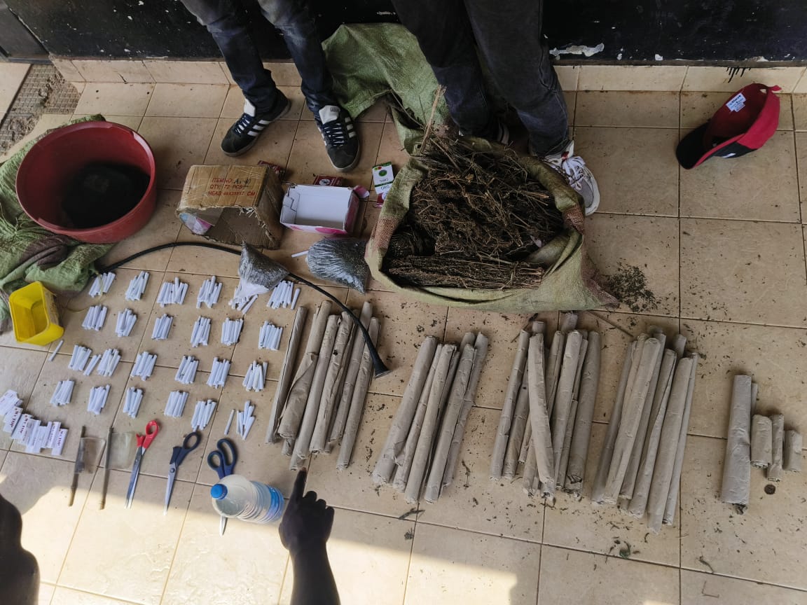 Two drug traffickers arrested in Migori; over 800 sticks of bhang, 20L of chang’aa seized