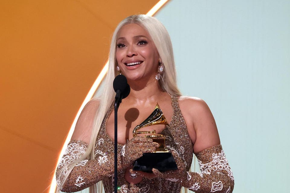 Beyoncé makes history at the 2025 Grammys, highlighting black artists’ achievements