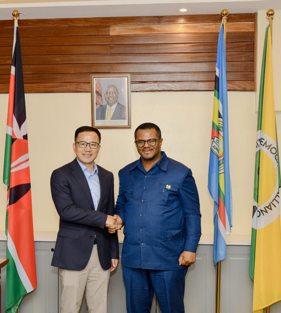 China’s Counsellor bids farewell to UDA Sec-Gen Hassan Omar at Hustler Plaza