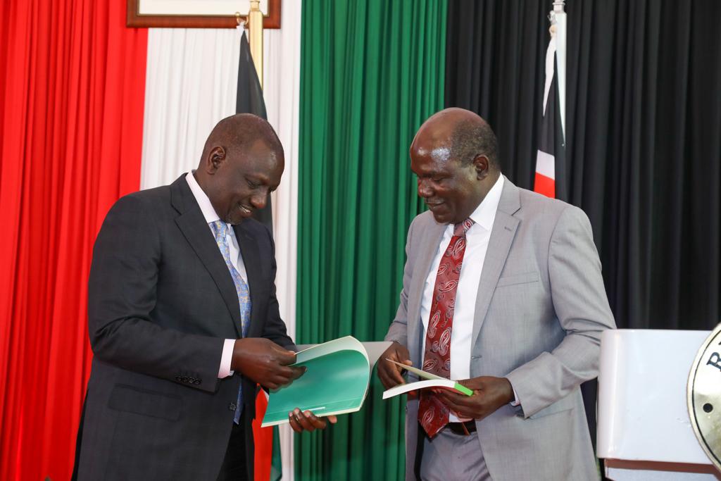 William Ruto mourns the passing of Wafula Chebukati: “Served the nation with integrity”